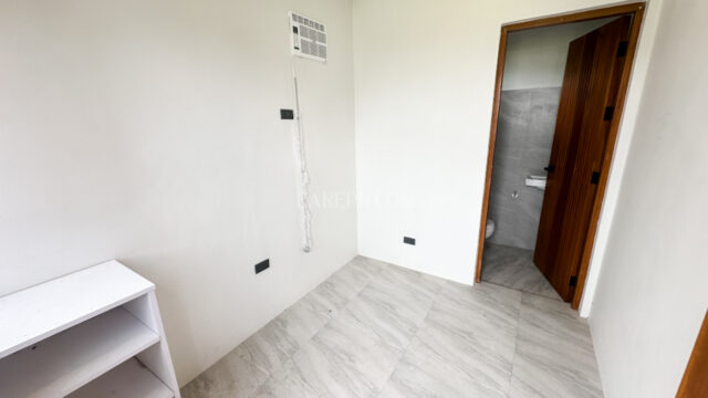 chateaux de paris house for sale utility room
