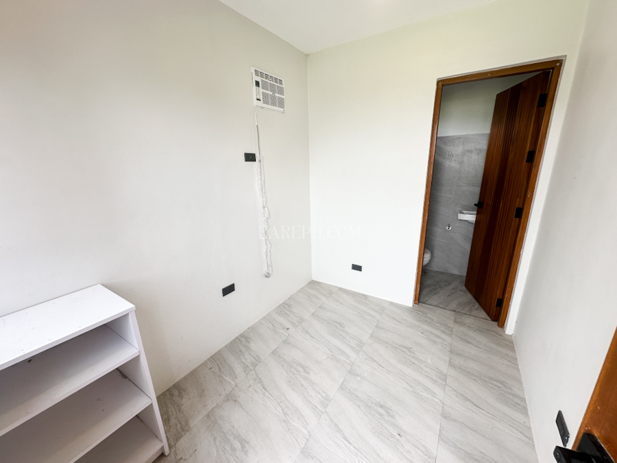 chateaux de paris house for sale utility room