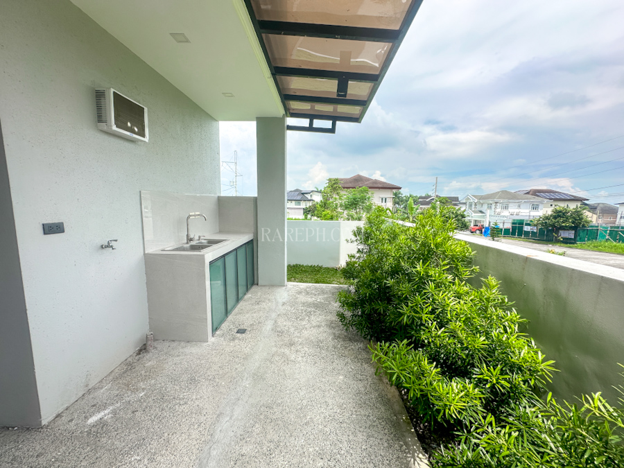 chateaux de paris house for sale wet kitchen