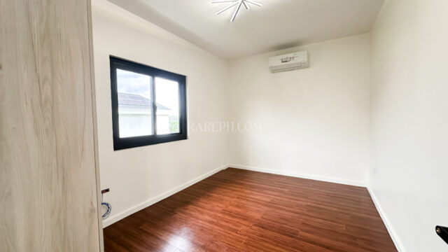 Single Location chateaux de paris house for sale bedroom 1