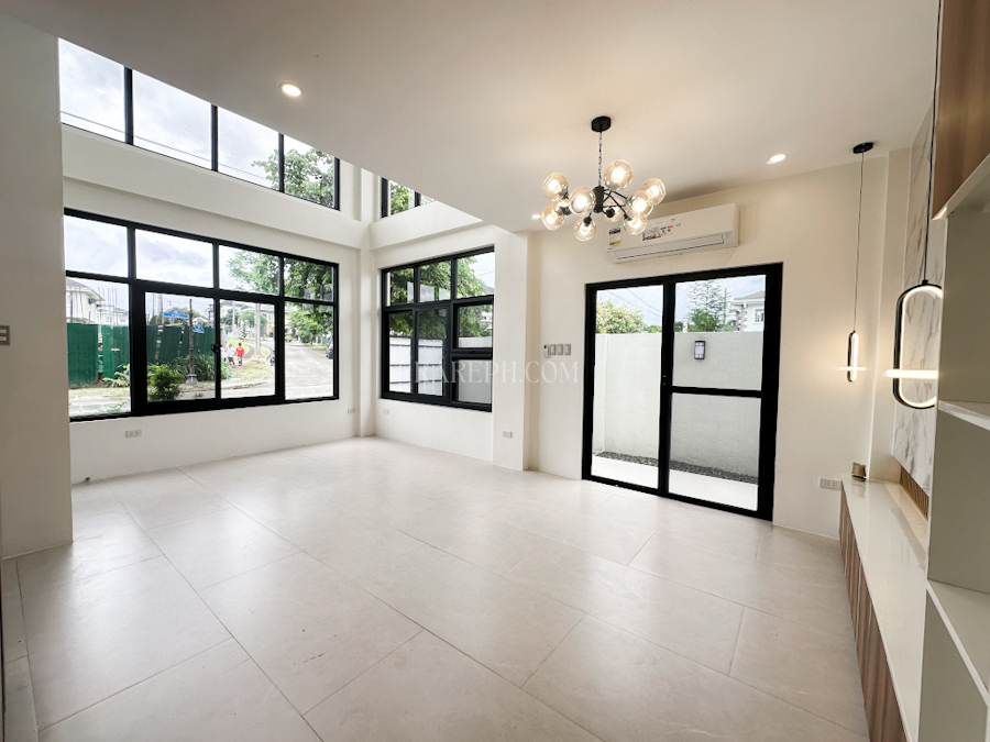 chateaux de paris house for sale doube volume ceiling height