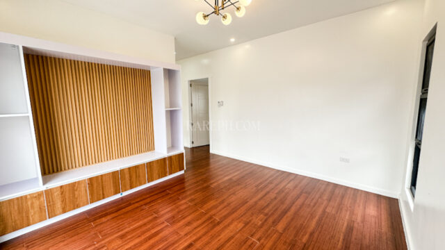 Single Location chateaux de paris house for sale entertainment area