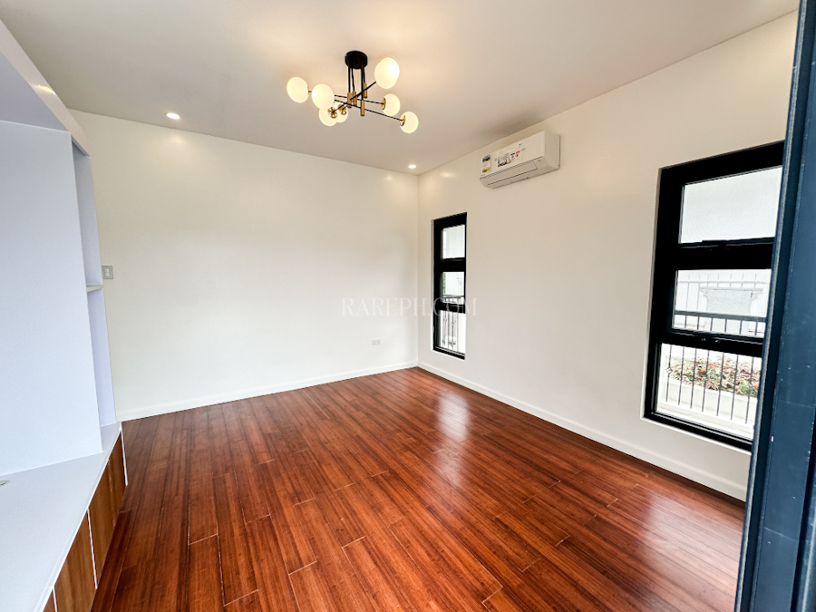chateaux de paris house for sale family area