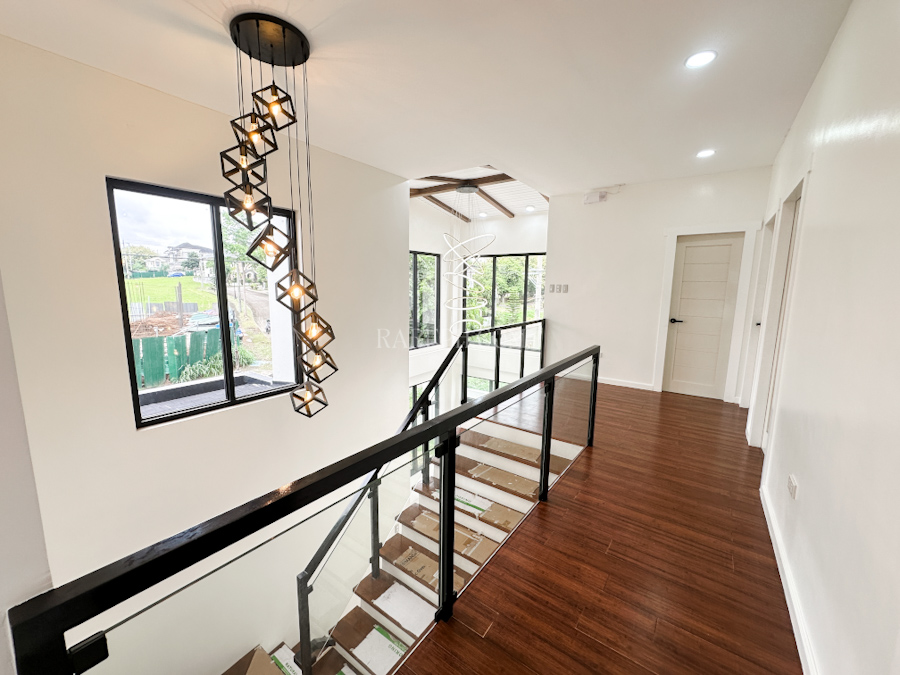 chateaux de paris house for sale hallway