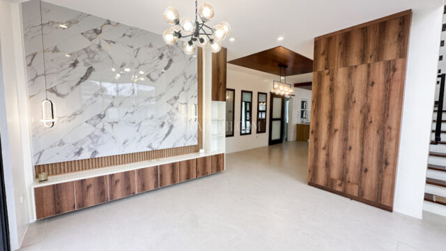 Single Location chateaux de paris house for sale living & dining