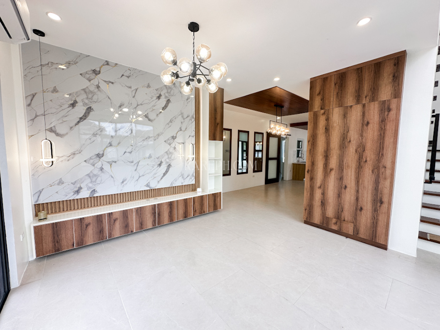 chateaux de paris house for sale living & dining
