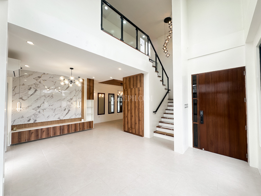 chateaux de paris house for sale living area double volume