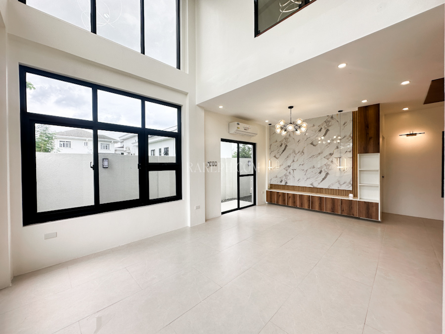 chateaux de paris house for sale living room