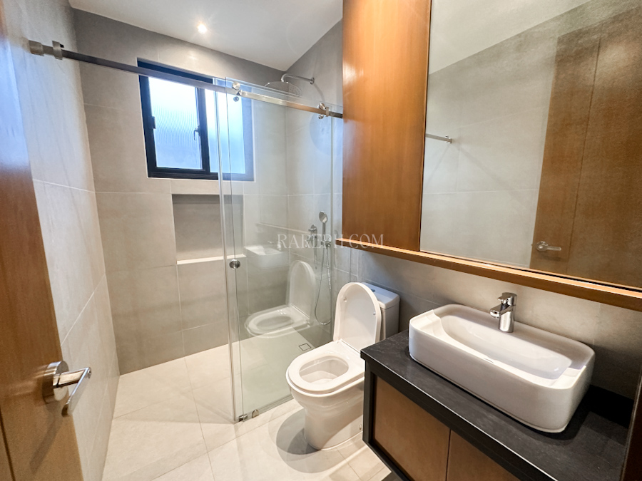 treveia nuvali house for sale ensuite bathroom 2