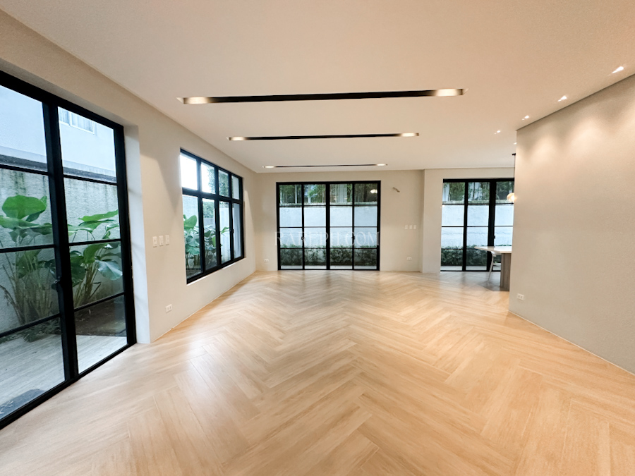 treveia nuvali house for sale living area side door