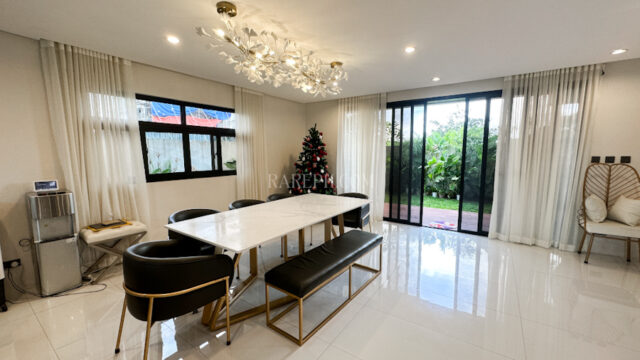 venare 4 bedroom house for sale dining to yard