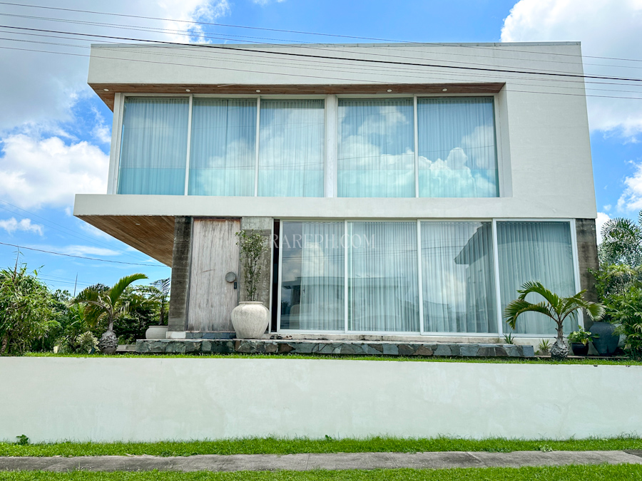 venare nuvali laguna corner house for sale facade front door