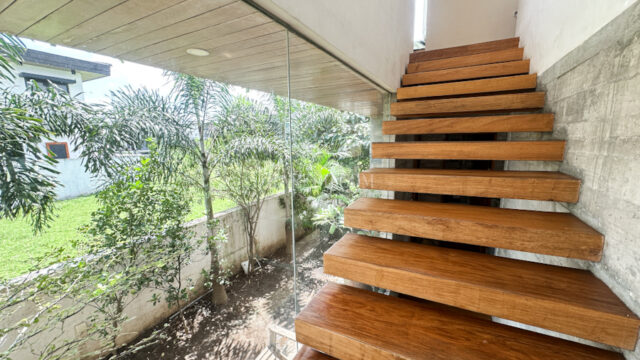 venare nuvali laguna corner house for sale stairs overlooking garden