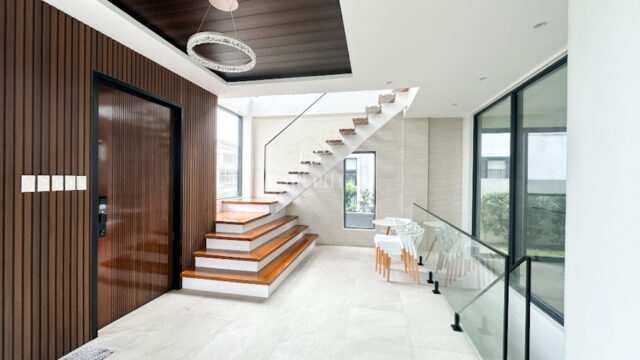 mondia nuvali 5 bedroom brand new house for sale foyer