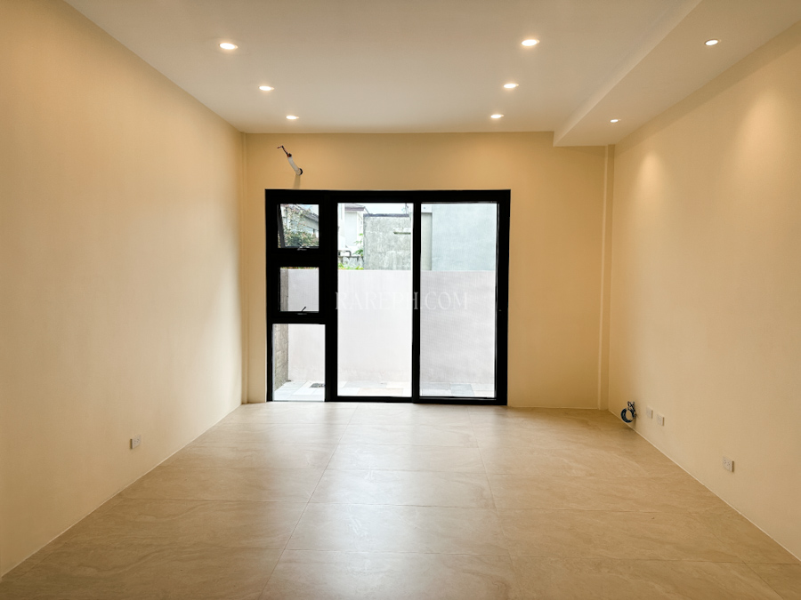 ridgeview estates 25m living room bare