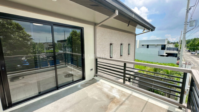 the sonoma sta. rosa laguna 4 bedroom balcony
